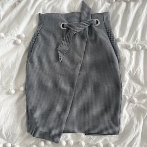 High waisted houndstooth skirt